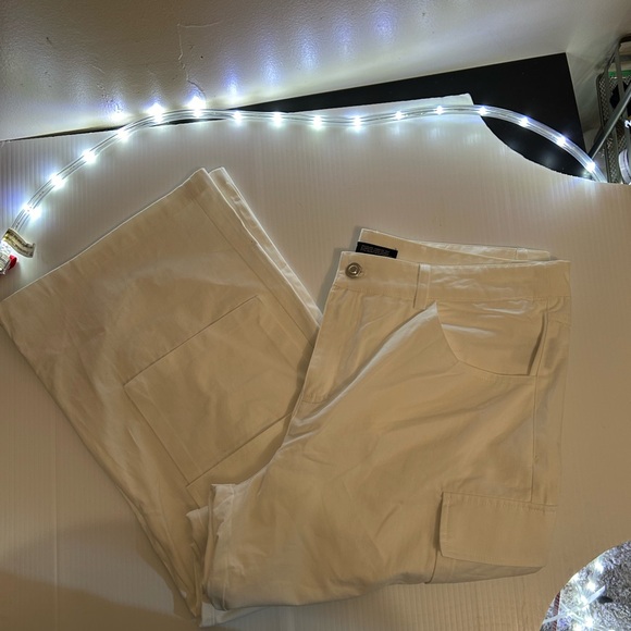 Finesse Pants - Finesse Cargo White wide leg pants with pockets